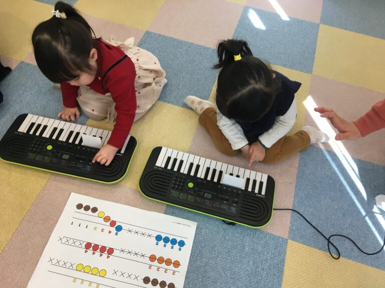 Read more about the article 2歳からリトミックとピアノが学べる『りとぴあ』椿幼稚園近く